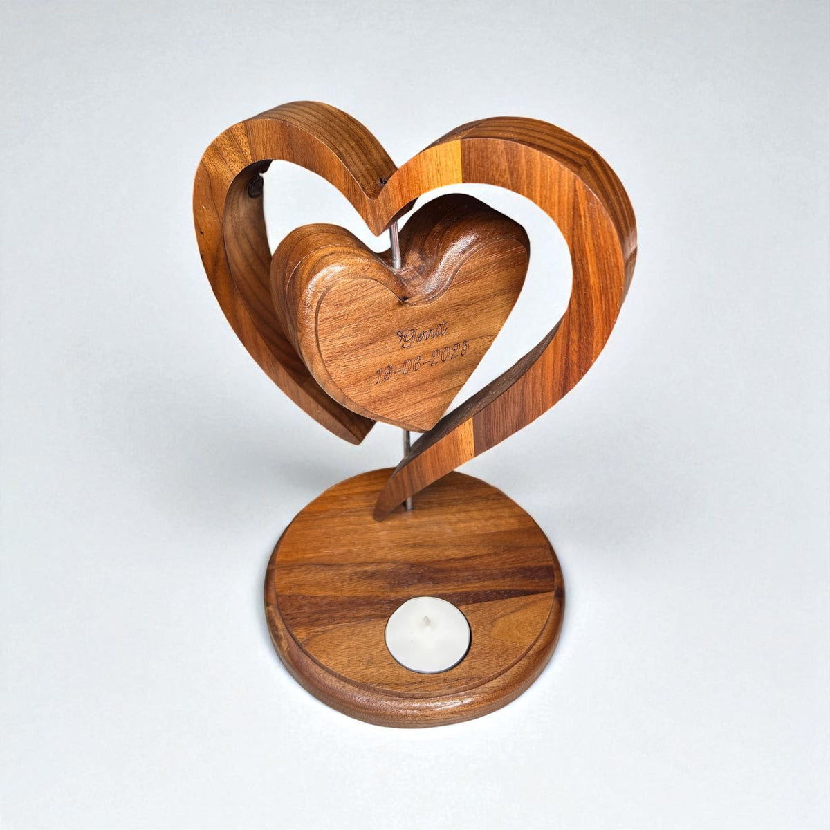Ambachtelijke houten urn